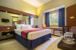 Отель Microtel by Wyndham Eagle Ridge  Дженерал Триас